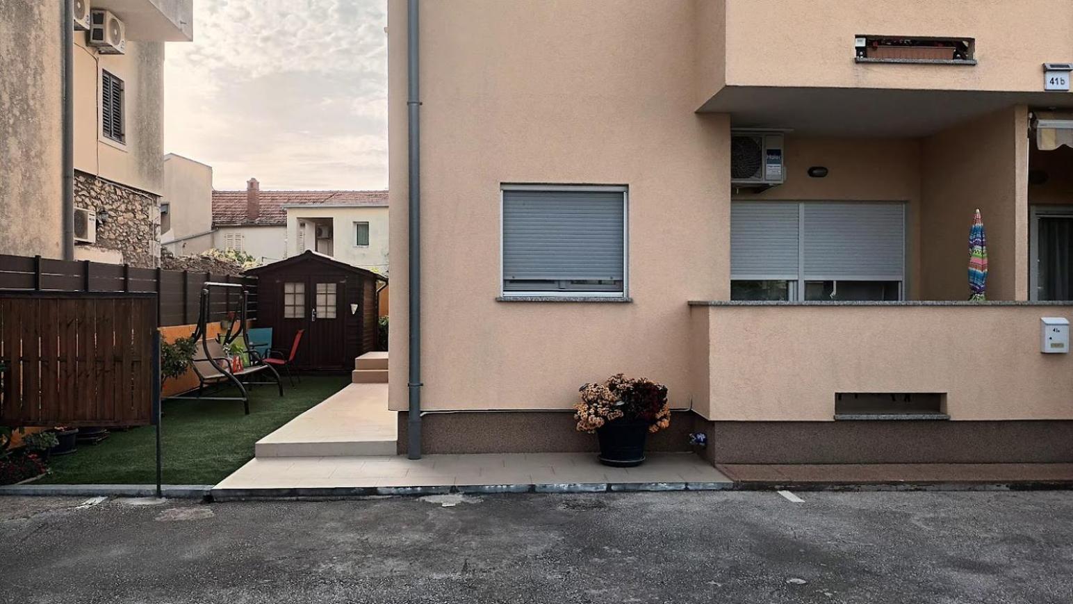 Apartman Sandra -Private Parking And Garden Задар Екстер'єр фото